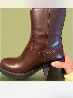 Coach Maple Brown Block Heeled Boots size 7